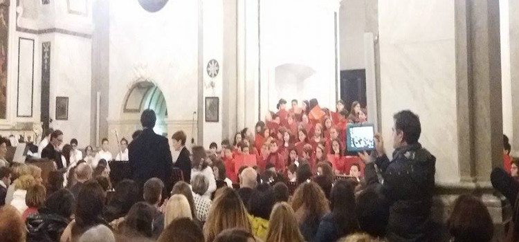 Concerto dell’I.C. “Gallo-Positano”, musica e colori per festeggiare il Natale