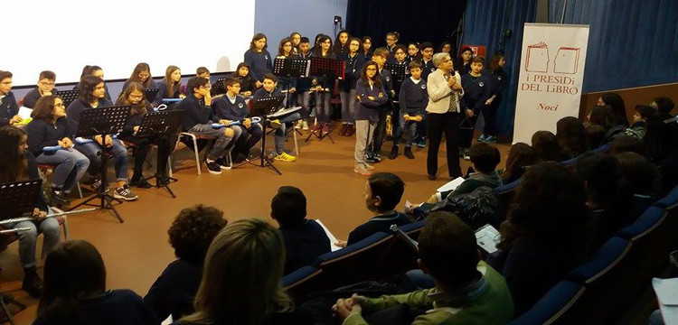 Natale nel mondo, trasmettere cultura e pace tramite la socializzazione Natale nel mondo, trasmettere cultura e pace tramite la socializzazione