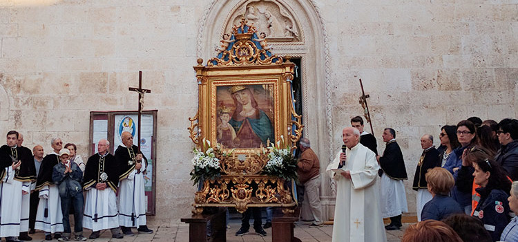 Madonna della Croce, don Carmine: “Raggiungiamo la Madonna con la nostra preghiera”