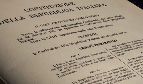 La Costituzione nelle scuole, Liuzzi: “Obbligatorietà creerà cittadini consapevoli”