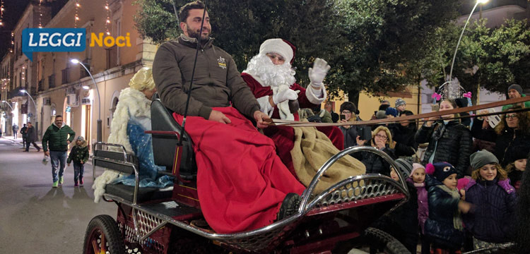 Piazza Garibaldi si colora di magia grazie al “Villaggio di Babbo Natale”