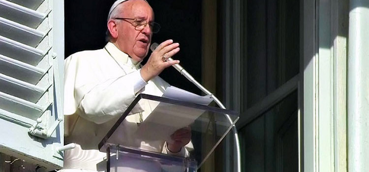 Papa Francesco saluta i giovani dell’associazione Don Bosco di Noci