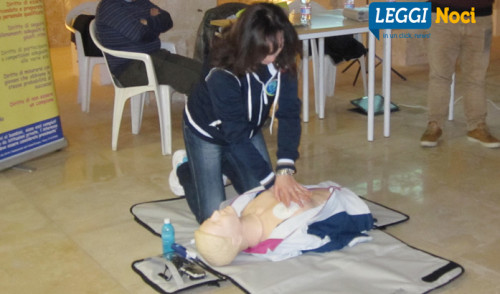 Boccone ostruisce esofago, 74enne salvato da istruttrice BLSD