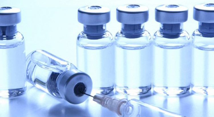 Sospensione dell’obbligo vaccinale, polemica social