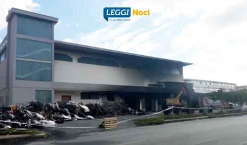 Rogo in zona industriale, danni ingenti