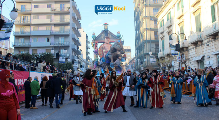 Carnevale di Putignano: festa per il secondo corso mascherato