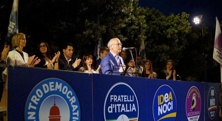 Piero Liuzzi in piazza e il suo appello al voto