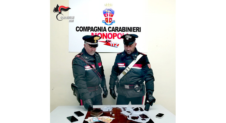 I Carabinieri della locale Compagnia arrestano un pusher per spaccio di cocaina all’interno di un locale della movida