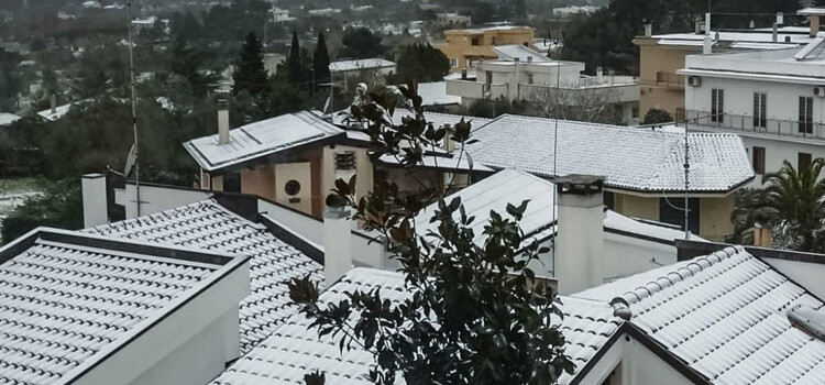 Puglia imbiancata: neve anche a Noci