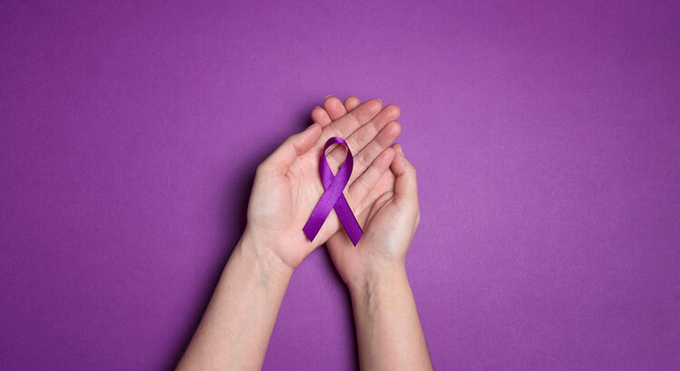 Il Palazzo Comunale si illumina di viola per la Giornata Mondiale della Fibromialgia