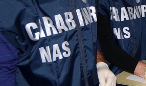 Sequestrati migliaia di addobbi natalizi in provincia di Bari