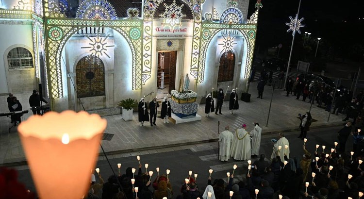 Folta partecipazione per omaggiare la Madonna di Lourdes