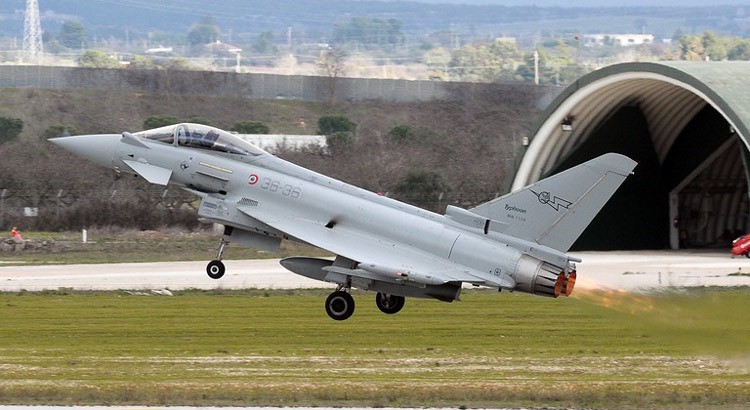 Eurofighters intercettano velivolo civile senza contatto radio
