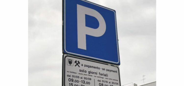 Parcheggio nelle zone a pagamento con strisce blu e al Centro Ermes: modalità di richiesta abbonamenti